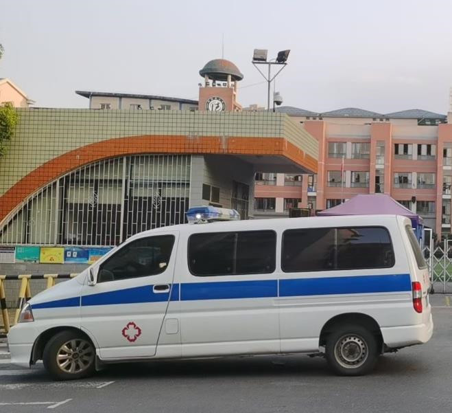 佛山救护车出租护送骨折病人一公里多少钱